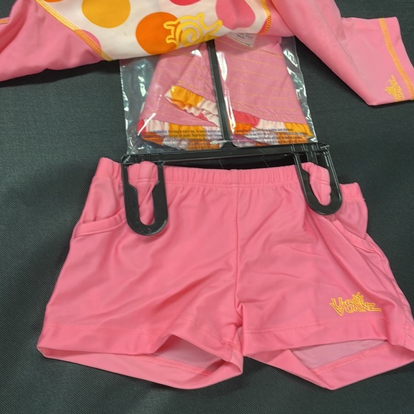 UV Skinz Girls' 3-piece Swim Set. UPF 50+ - Picture 3 of 9